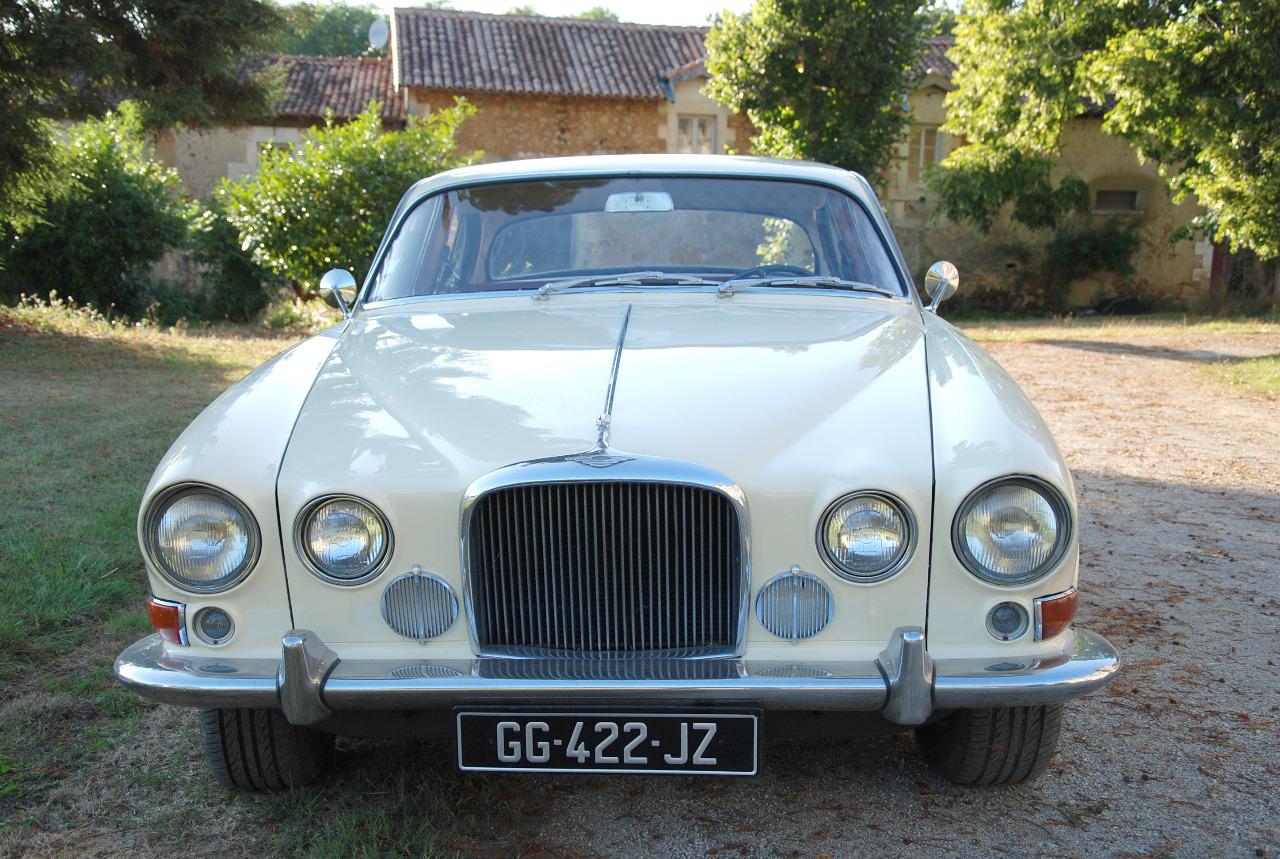 JAGUAR MK10 4 doors Saloon - 1965 LesAnciennes.com