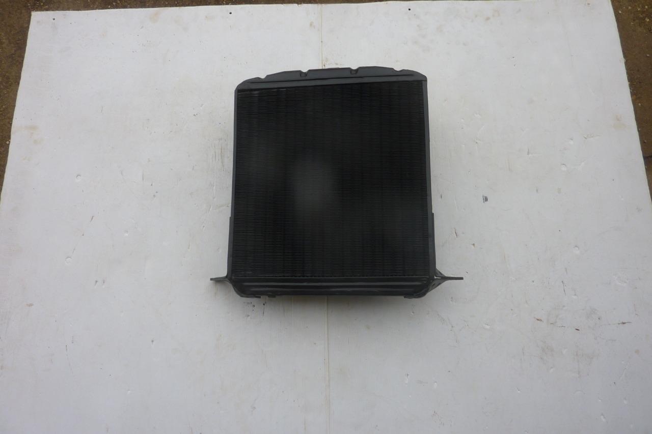 Radiateur moteur SIMCA 8 LesAnciennes.com