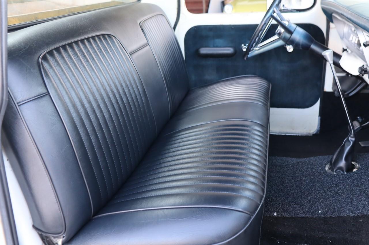 FORD F-100 Pick-up - 1967 LesAnciennes.com