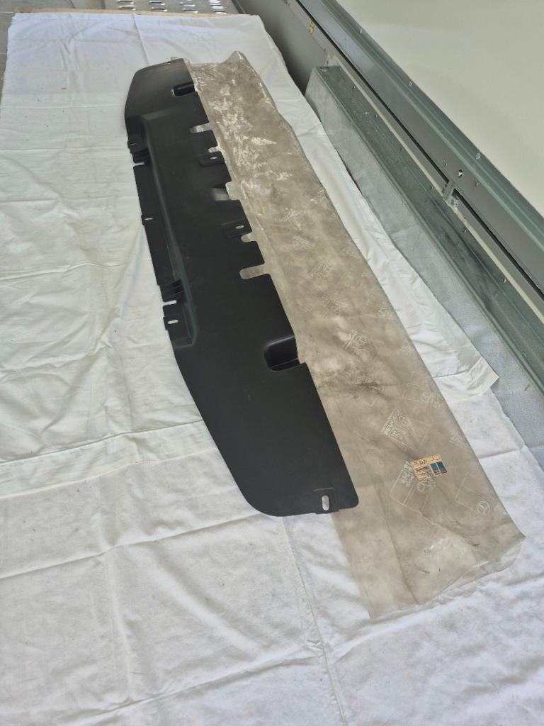 Deflecteur INF de PareChoc AV PEUGEOT 505 LesAnciennes.com