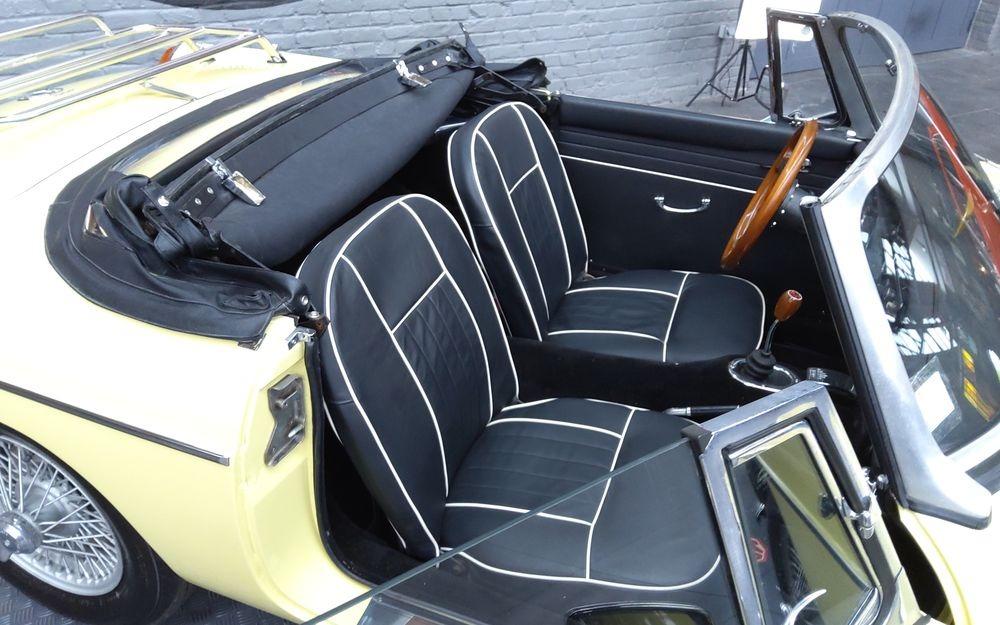 MG MGB ROADSTER - 1967 LesAnciennes.com