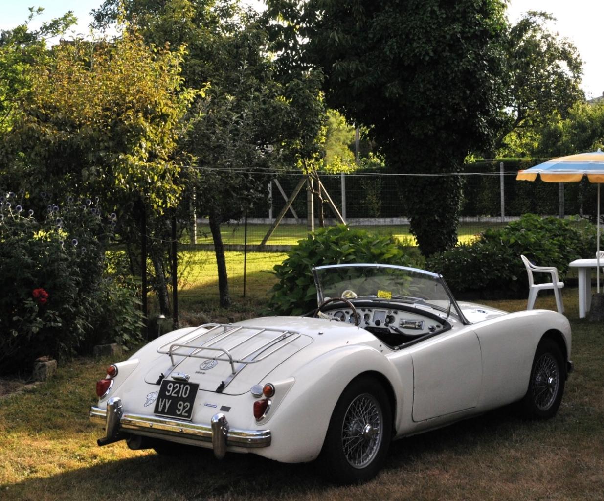 MG MGA Cabriolet - 1960 LesAnciennes.com