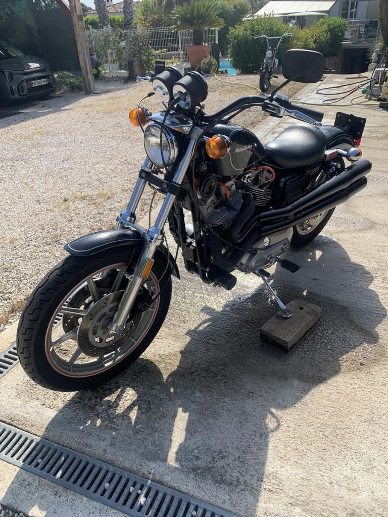 HARLEY DAVIDSON Sportster XR 1000 - 1984 LesAnciennes.com