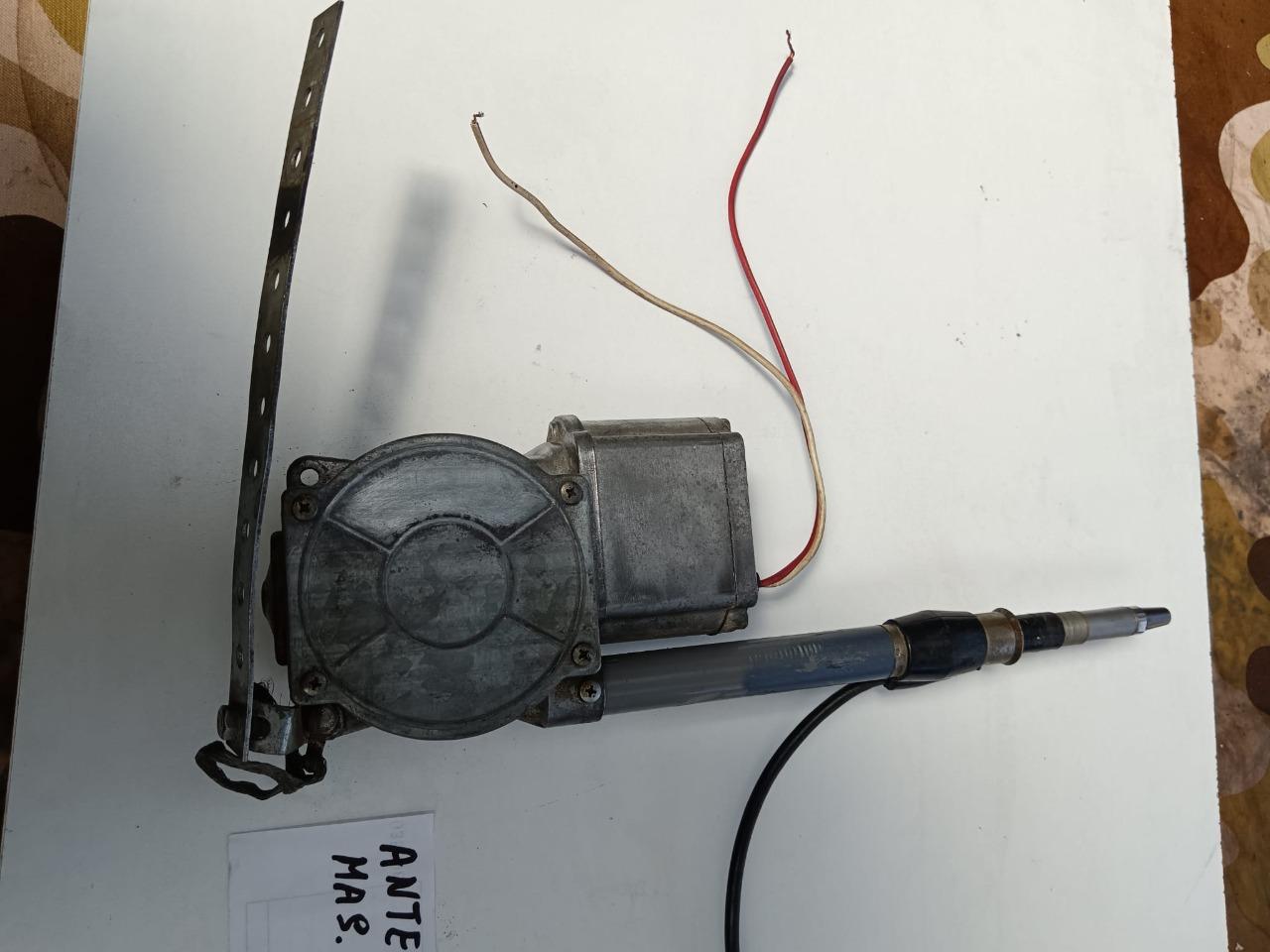 Antenne pour Maserati Indy LesAnciennes.com