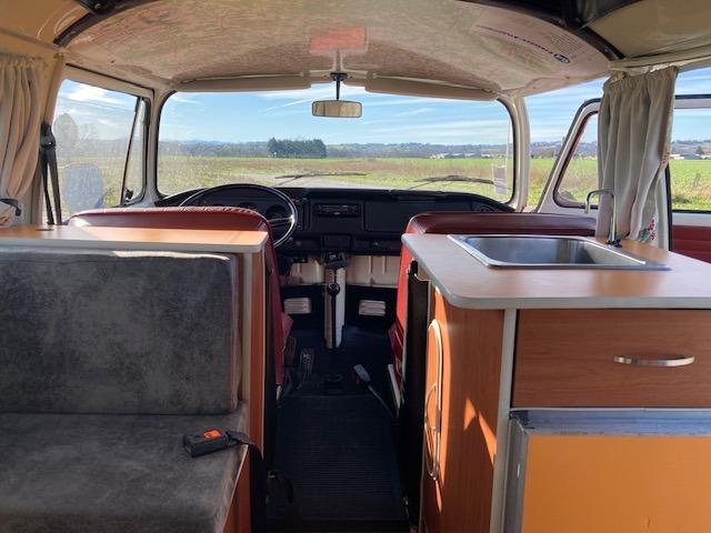 VOLKSWAGEN Combi T2 - 1973 LesAnciennes.com