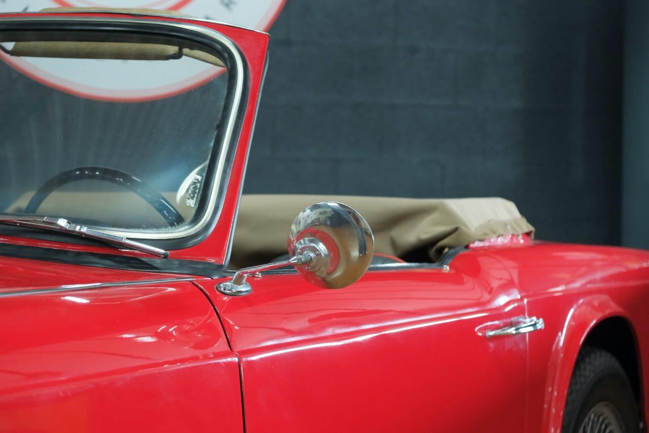 TRIUMPH TR4 - 1962 LesAnciennes.com