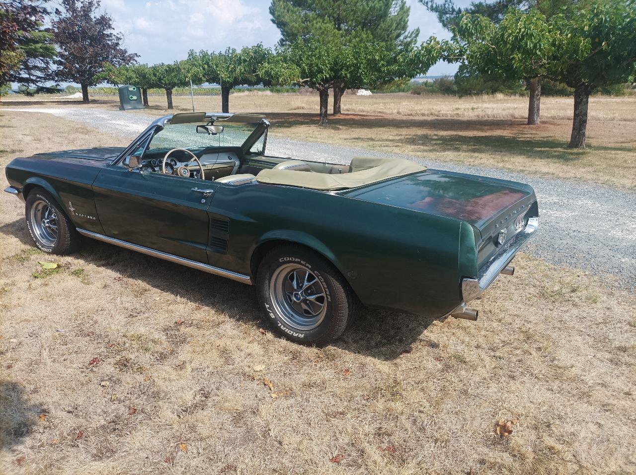 FORD Mustang Cabriolet - 1967 LesAnciennes.com