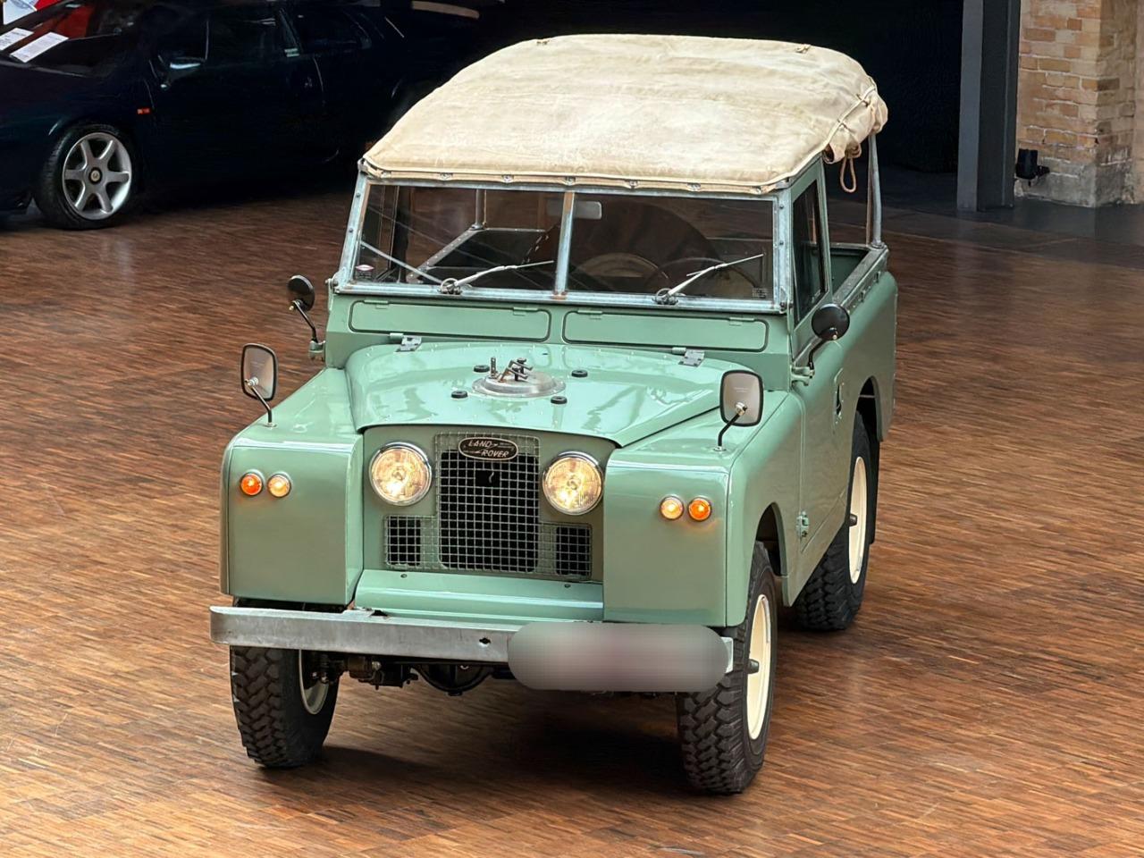 LAND ROVER 88 II-A 2.2 77 cv - 1964 LesAnciennes.com