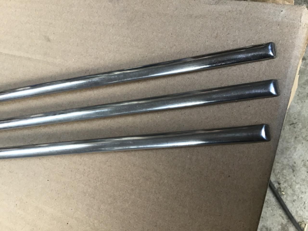 3 BAGUETTES FINES CITROEN DS ID LesAnciennes.com