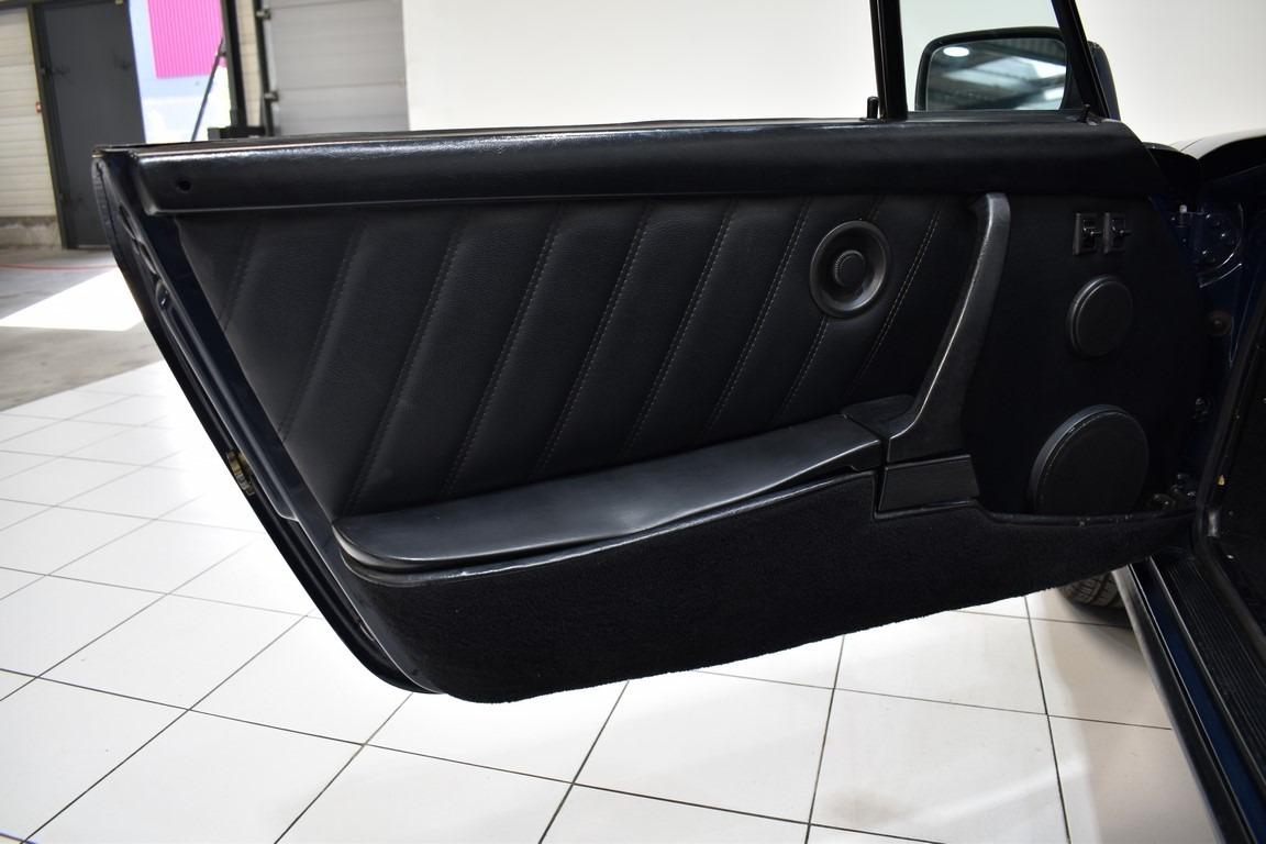 PORSCHE 911 Carrera 3.2 - 1984 LesAnciennes.com