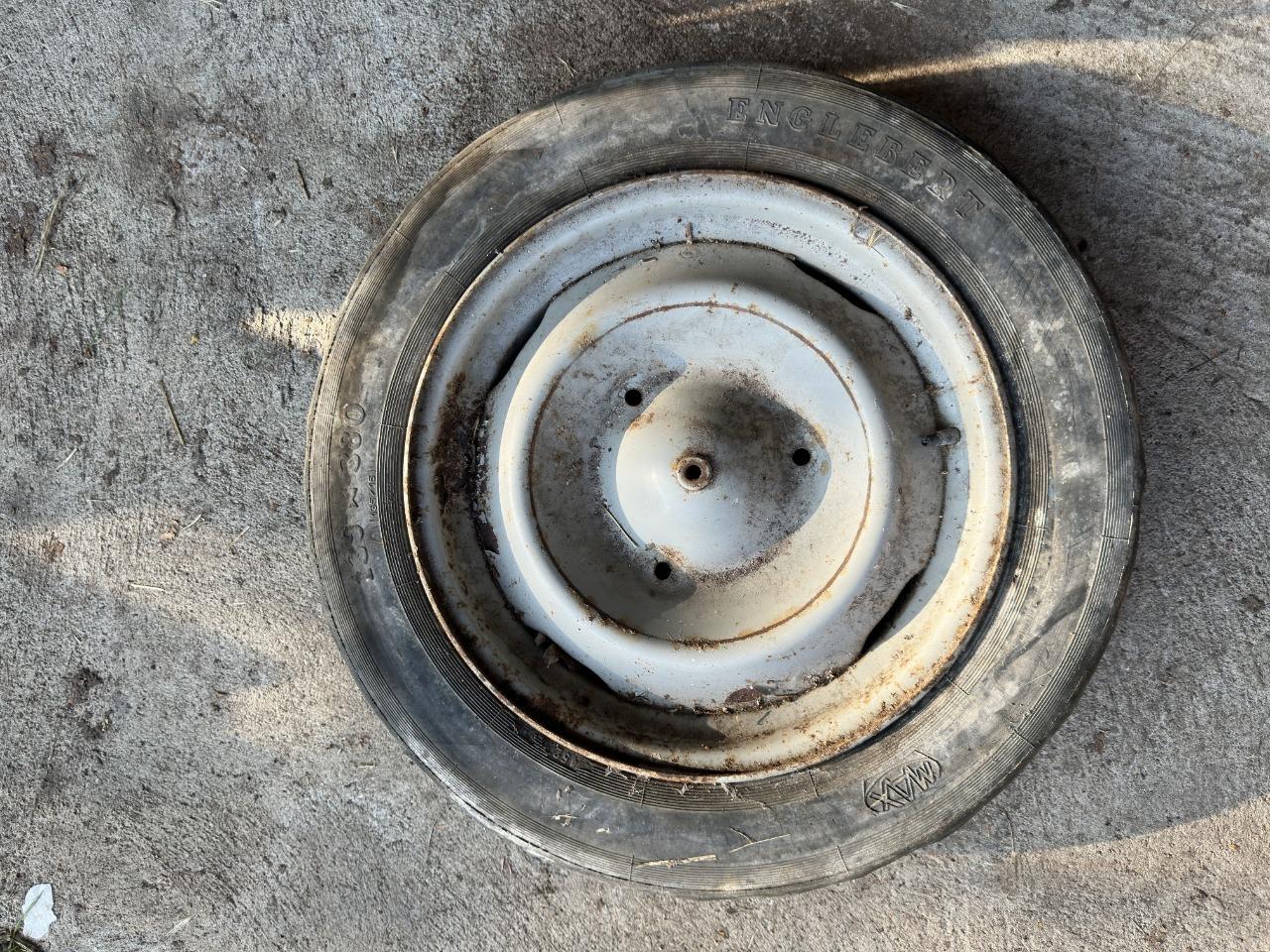 Jantes RENAULT Dauphine LesAnciennes.com