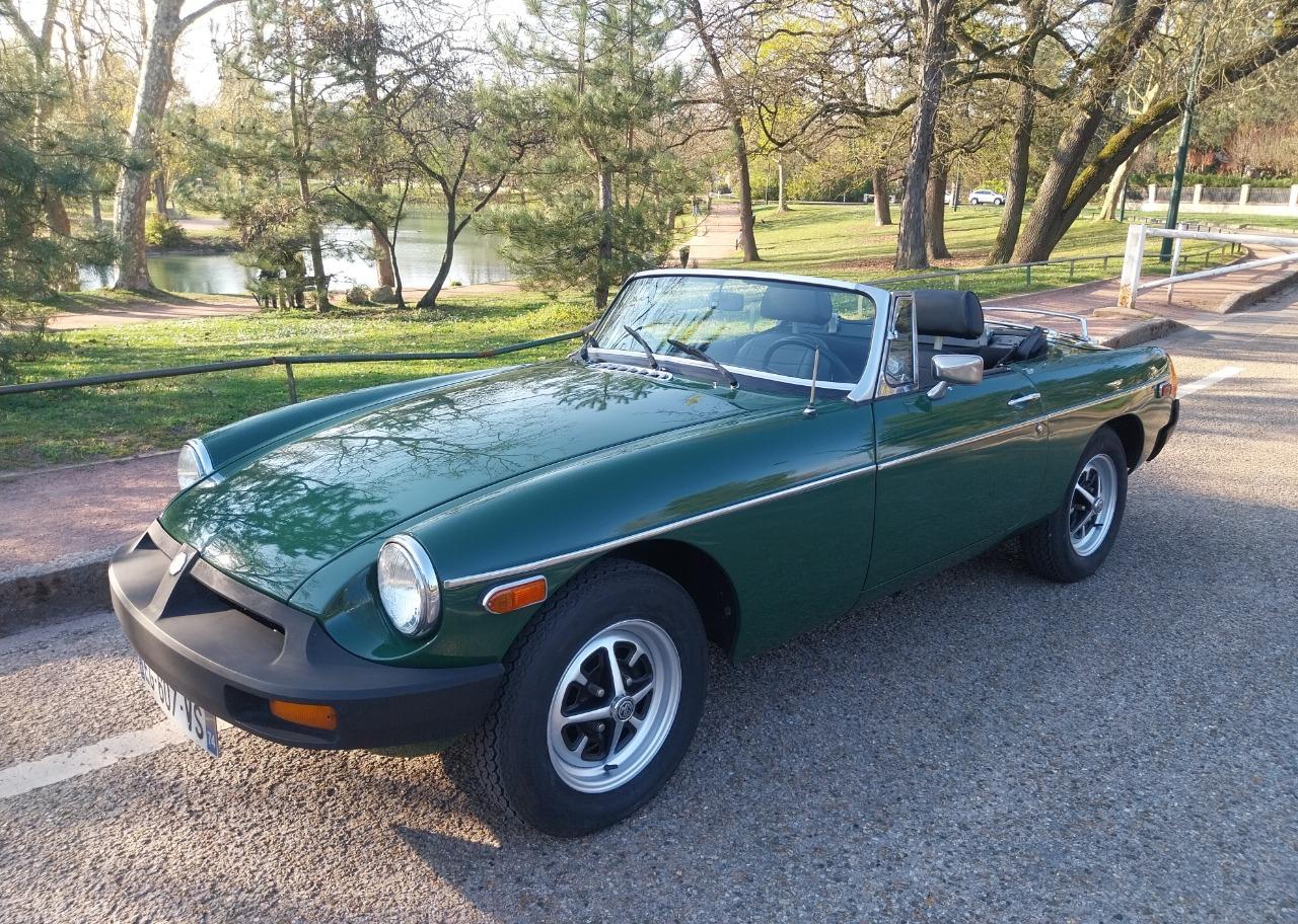 MG MGB Cabriolet - 1977 LesAnciennes.com