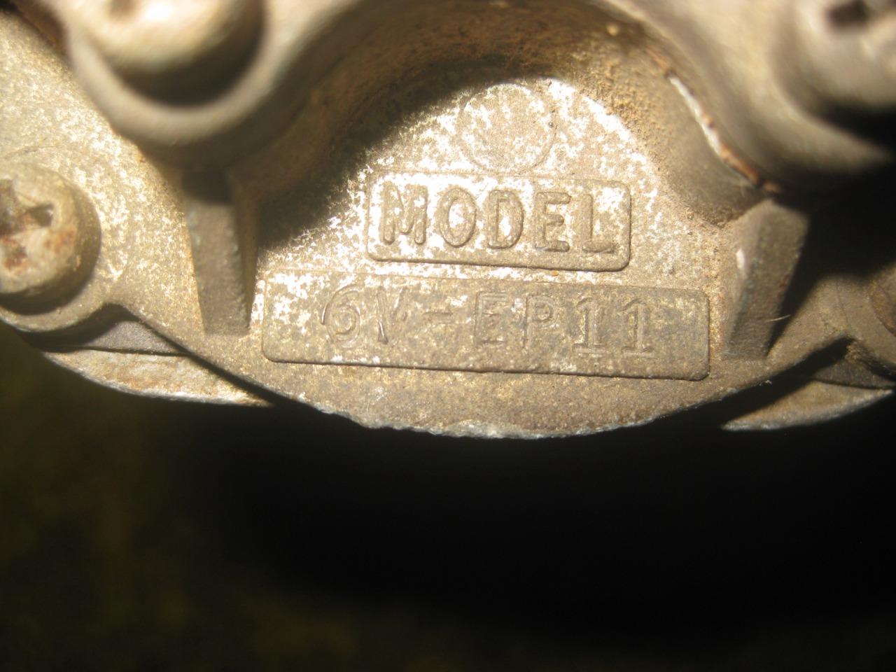 Pompe à essence AC 6 volts LesAnciennes.com