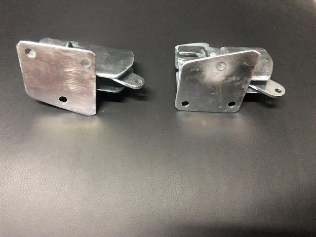 Serrures de capot arrière pour Lamborghini Miura LesAnciennes.com
