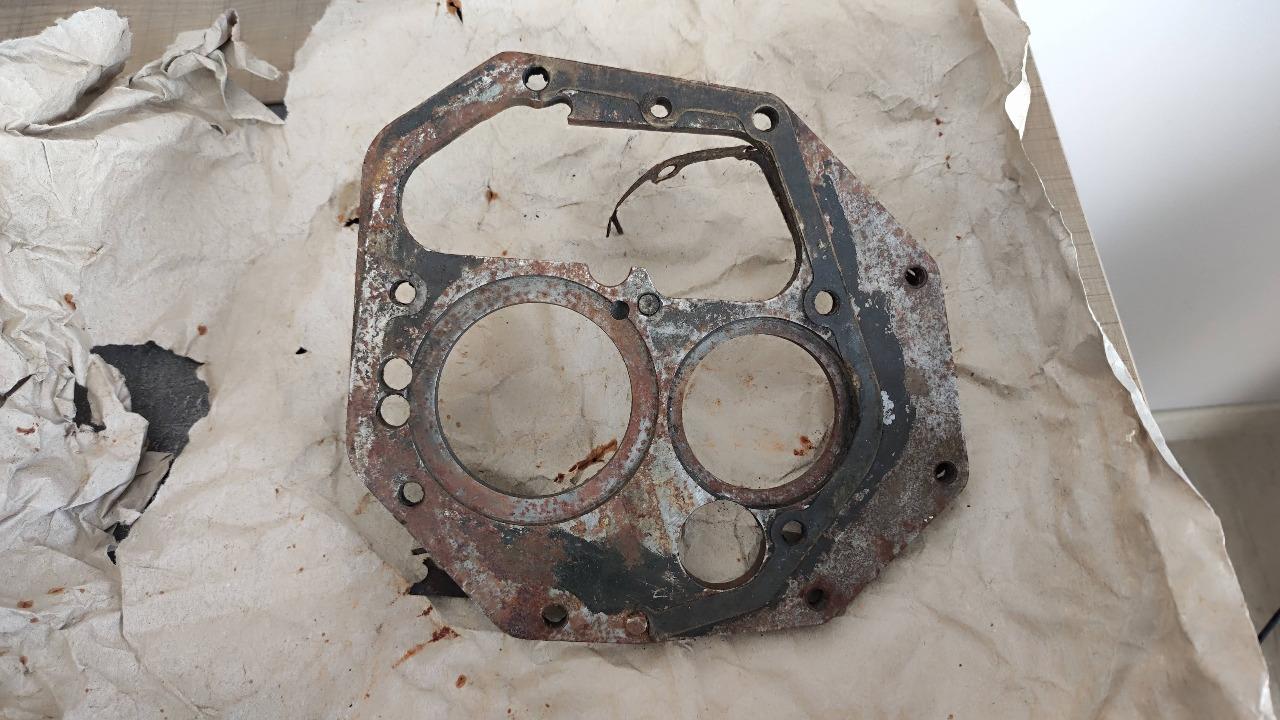 Contre-plaque nez boîte cinq R8 Alpine A110 LesAnciennes.com