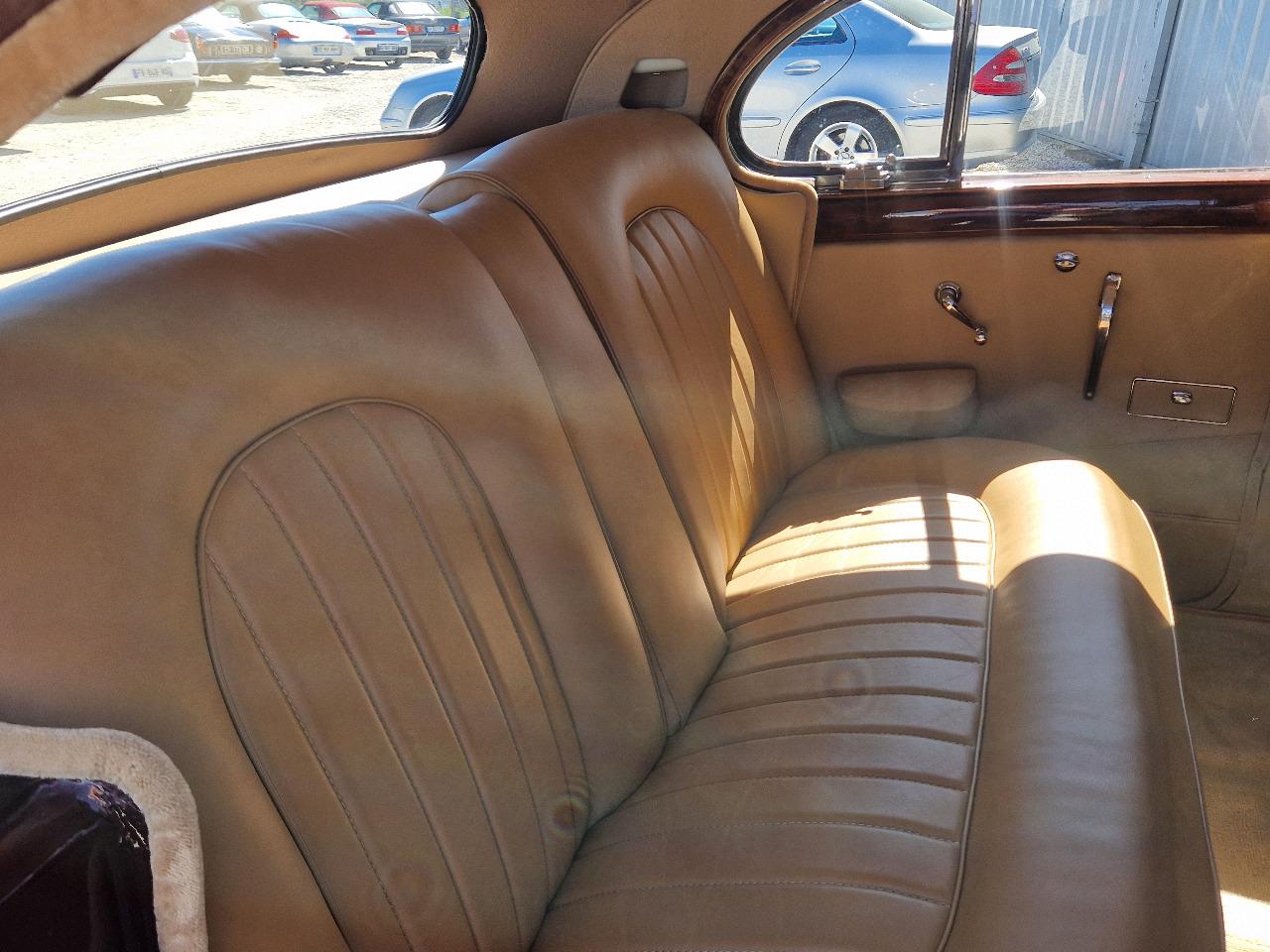 JAGUAR MK9 - 1961 LesAnciennes.com