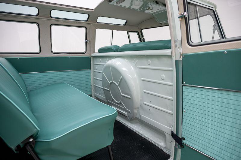 VOLKSWAGEN T1 Kombi 21 Windows - 1964 LesAnciennes.com