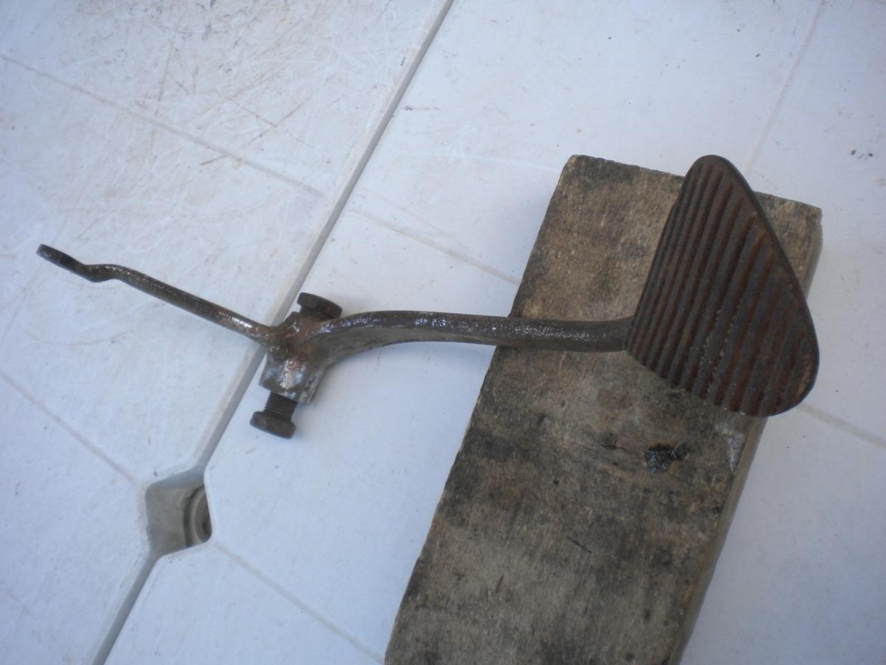Pièces UNE PEDALE DE frein moto vintage LesAnciennes.com