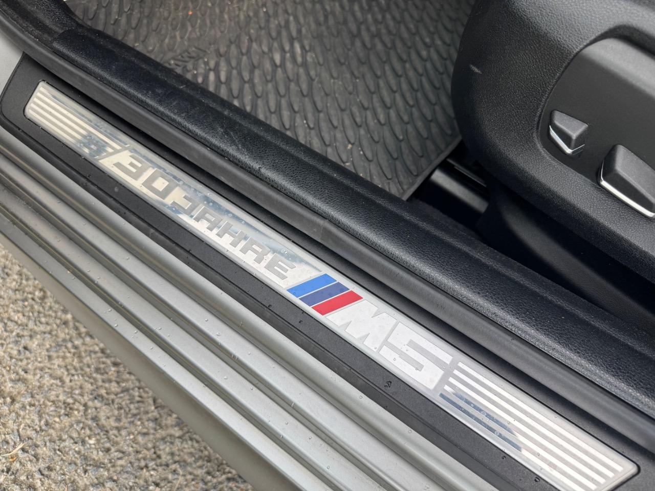 BMW M5 Édition 30 Jahre 4.4l V8 600ch - 2015 LesAnciennes.com