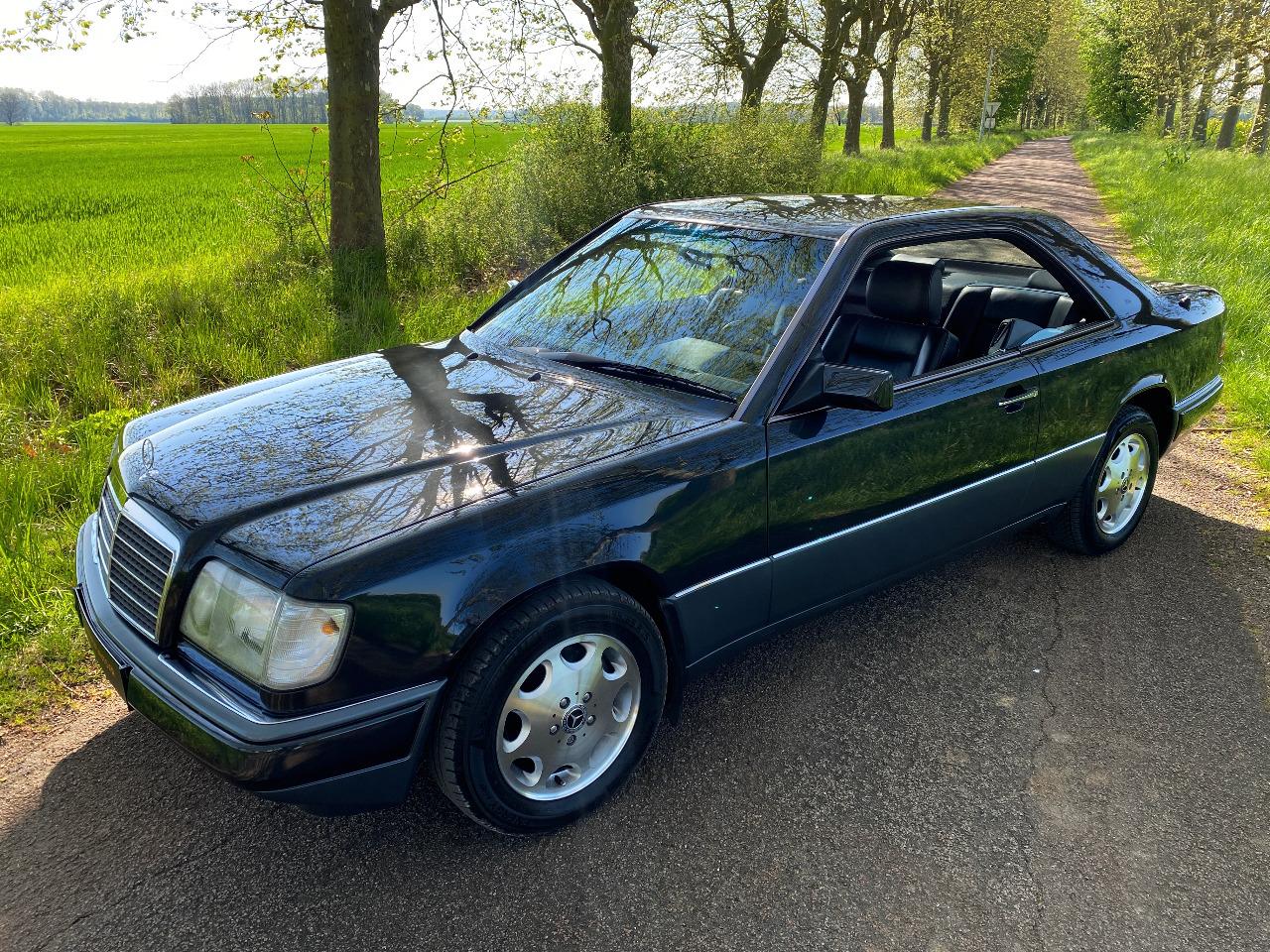 mercedes-w124-coup-e220-prestige-de-1994-vendre-voiture-ancienne