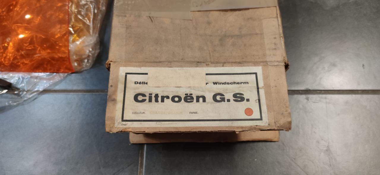 Déflecteur de toit ouvrant CITROEN GS LesAnciennes.com
