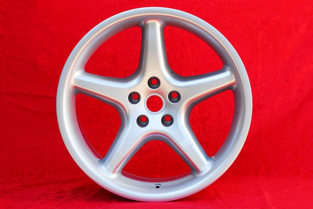 1 pc. jante Ferrari 550 10.5x18 ET30 456 550 LesAnciennes.com