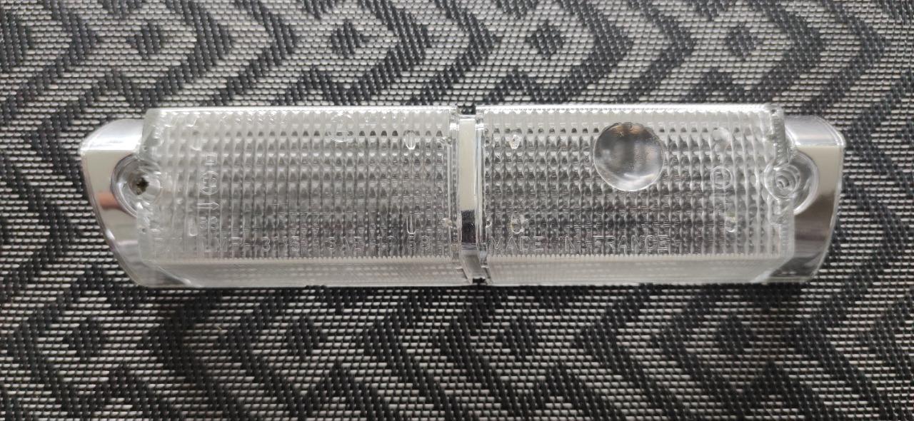 Cabochon de clignotant gauche SIMCA 1100 LesAnciennes.com