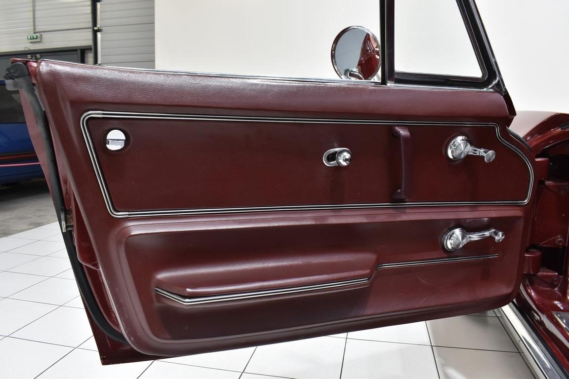 CHEVROLET Corvette C2 Cabriolet - 1965 LesAnciennes.com