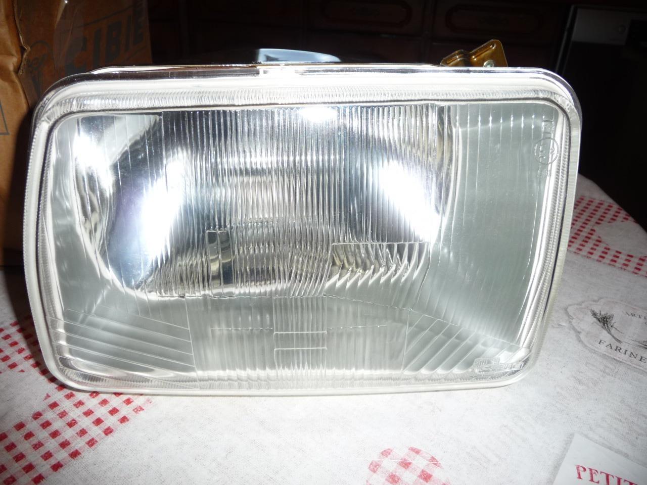 Pièces RENAULT 14 OPTIQUE DE PHARE GAUCHE LesAnciennes.com
