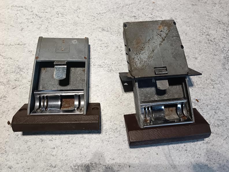 CENDRIERS SIMCA 1301 LesAnciennes.com