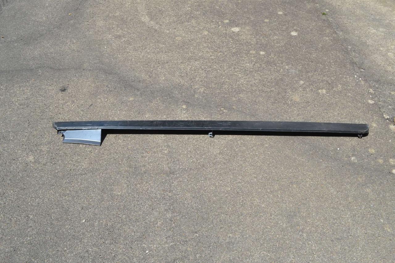 Bas de caisse, DT / G, lisse, PEUGEOT 304, neuf LesAnciennes.com