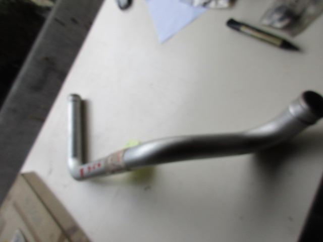 Tuyau avant de radiateur Ferrari 308 LesAnciennes.com