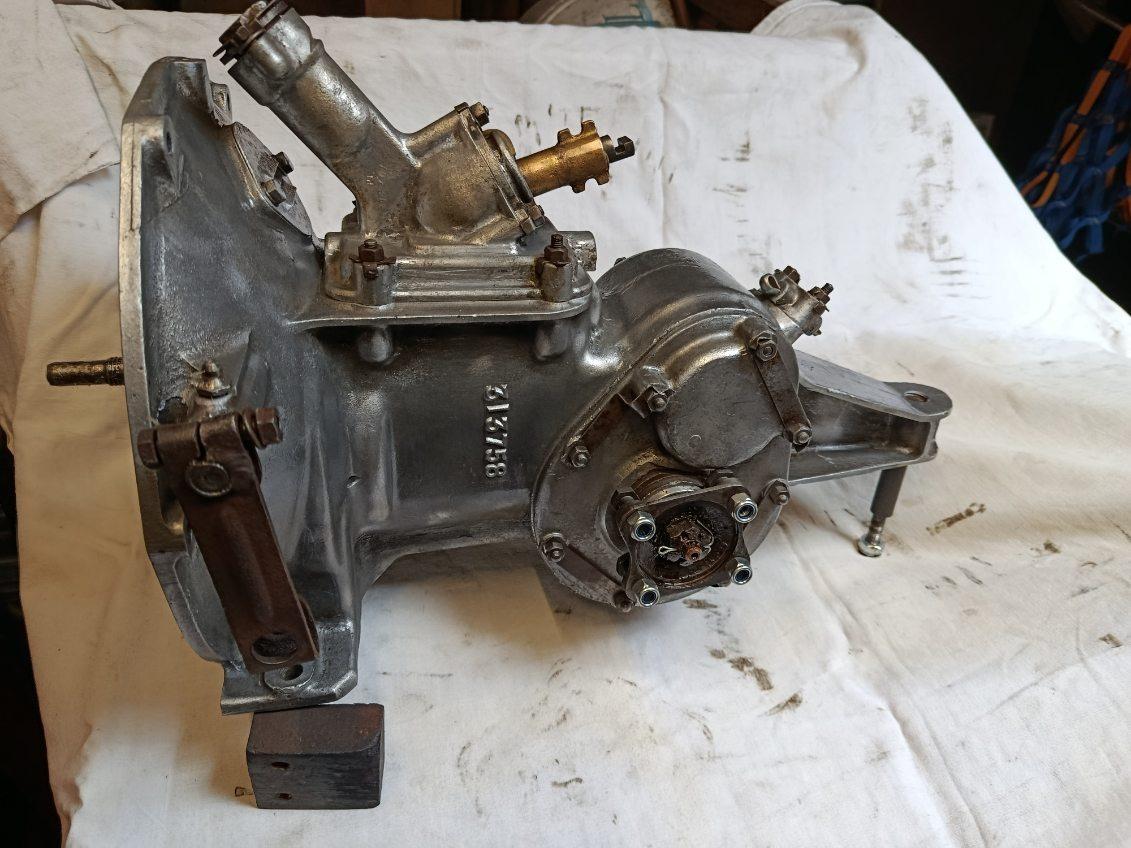 Boîte de vitesses Panhard Dyna X 86 ou 87 LesAnciennes.com