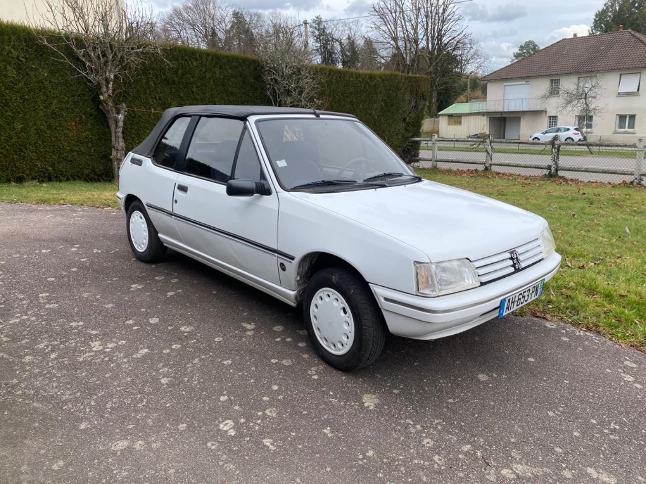 PEUGEOT 205 CJ cabriolet - 1992 LesAnciennes.com