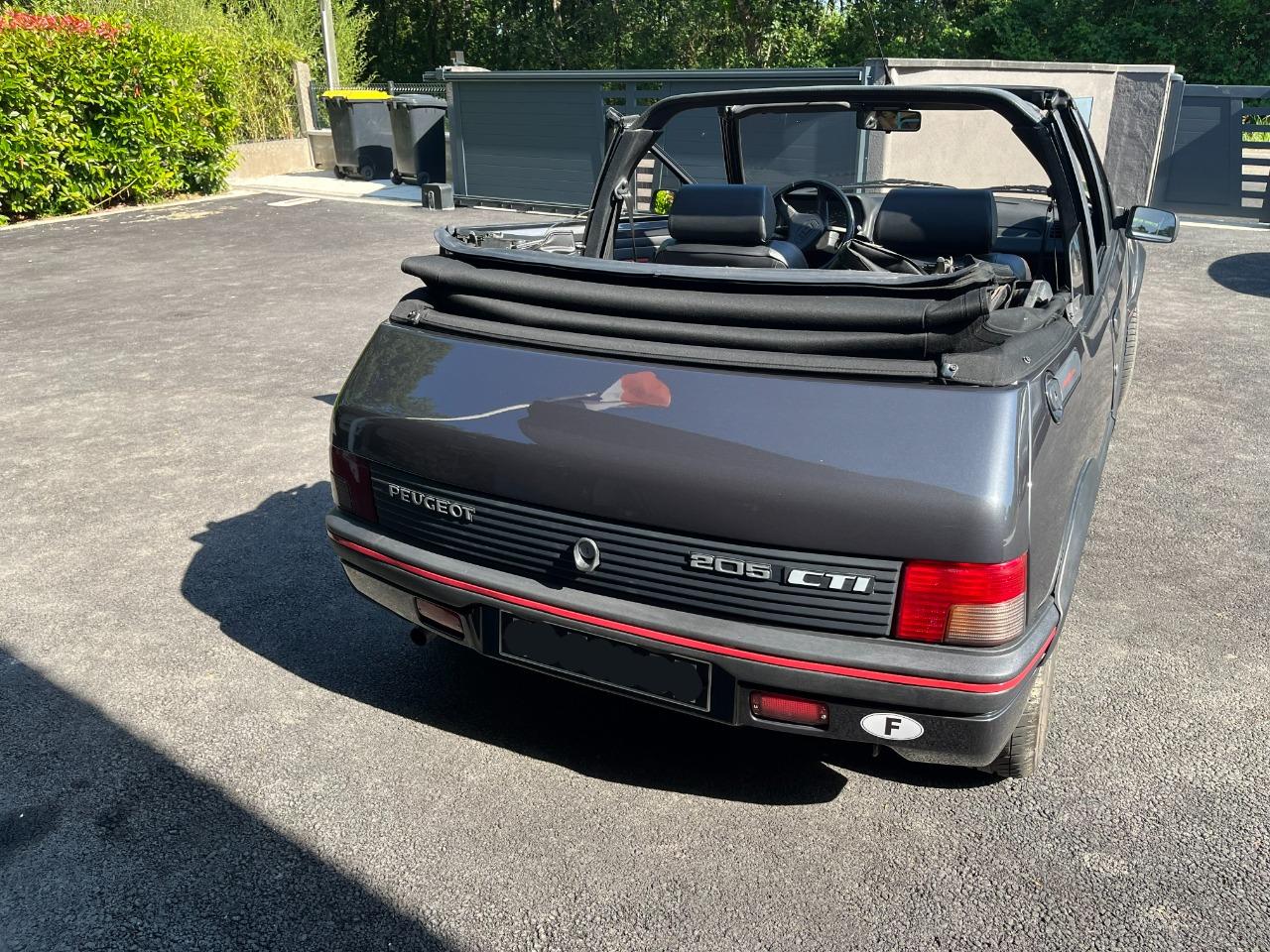 PEUGEOT 205 CTI cabriolet - 1992 LesAnciennes.com
