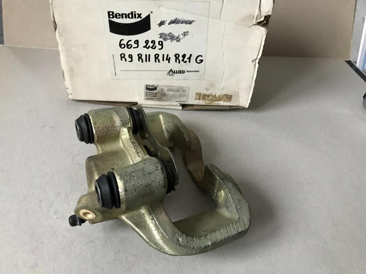 Etrier avant gauche RENAULT R9 R11 LesAnciennes.com