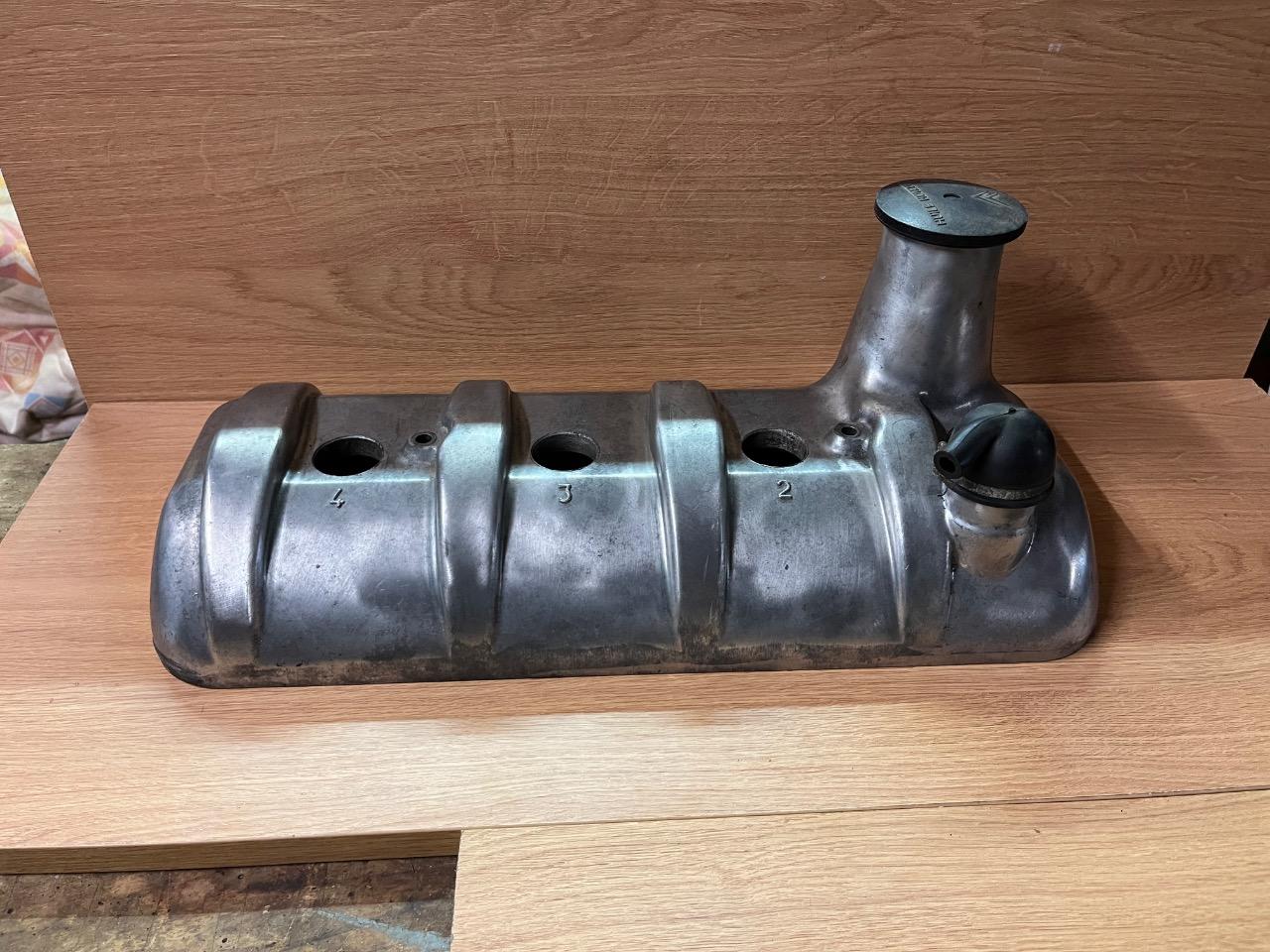 Couvre-culasse pour Citroën DS en T.B.E. LesAnciennes.com
