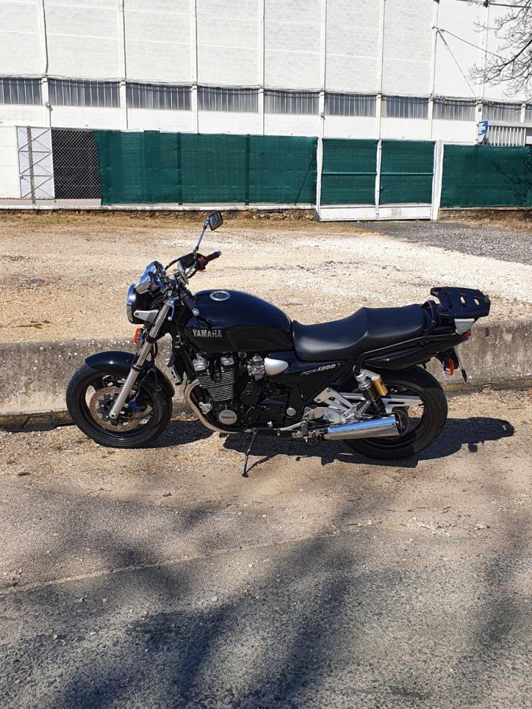 YAMAHA XJR1300 - 1999 LesAnciennes.com