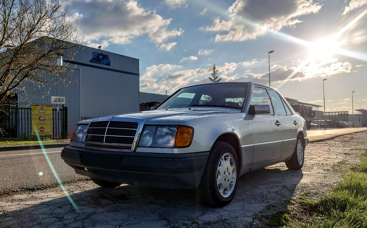 MERCEDES 300 D Turbo diesel - 1993 LesAnciennes.com