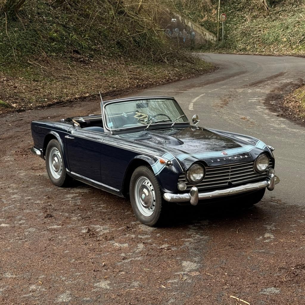 TRIUMPH TR4A IRS - 1967 LesAnciennes.com