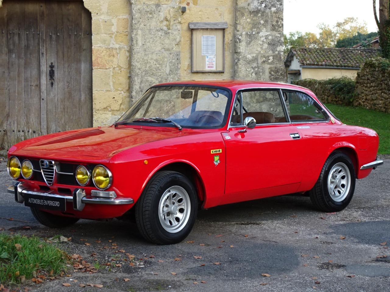 ALFA ROMEO 1750 GT Veloce - 1971 LesAnciennes.com