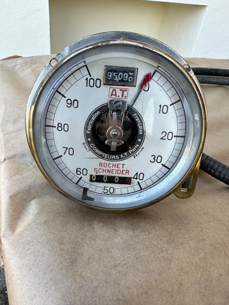 ENSEMBLE COMPTEUR ROCHET SCHNEIDER . LesAnciennes.com