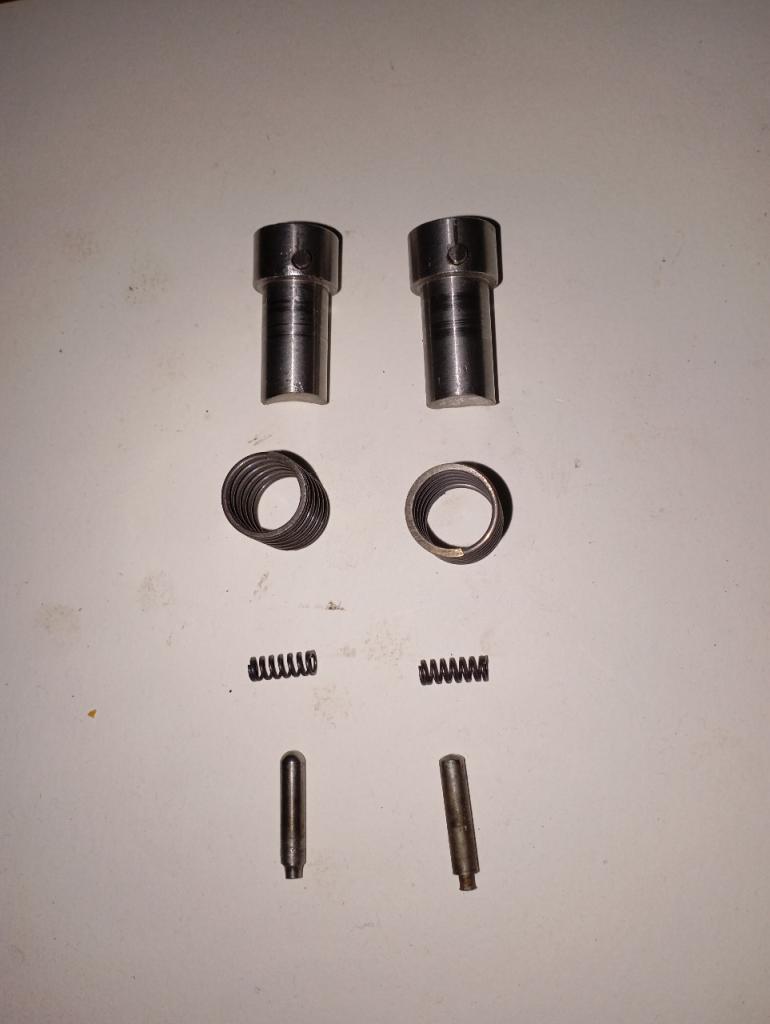 Lot de pièces TERROT 500 RGST reglage solo duo LesAnciennes.com