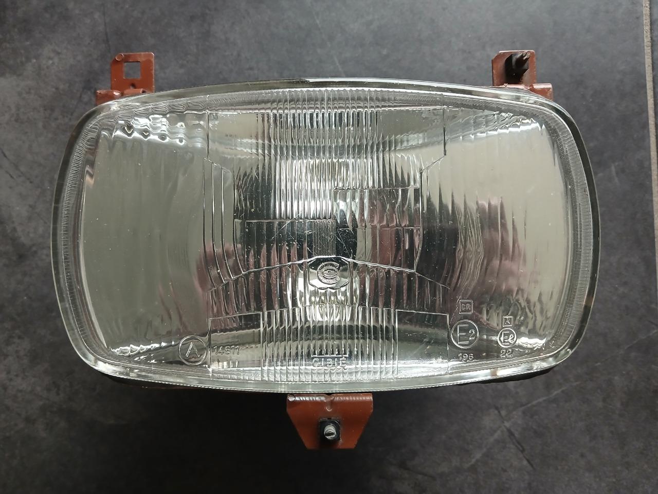 Phare code européen CITROEN C25 série 1 LesAnciennes.com