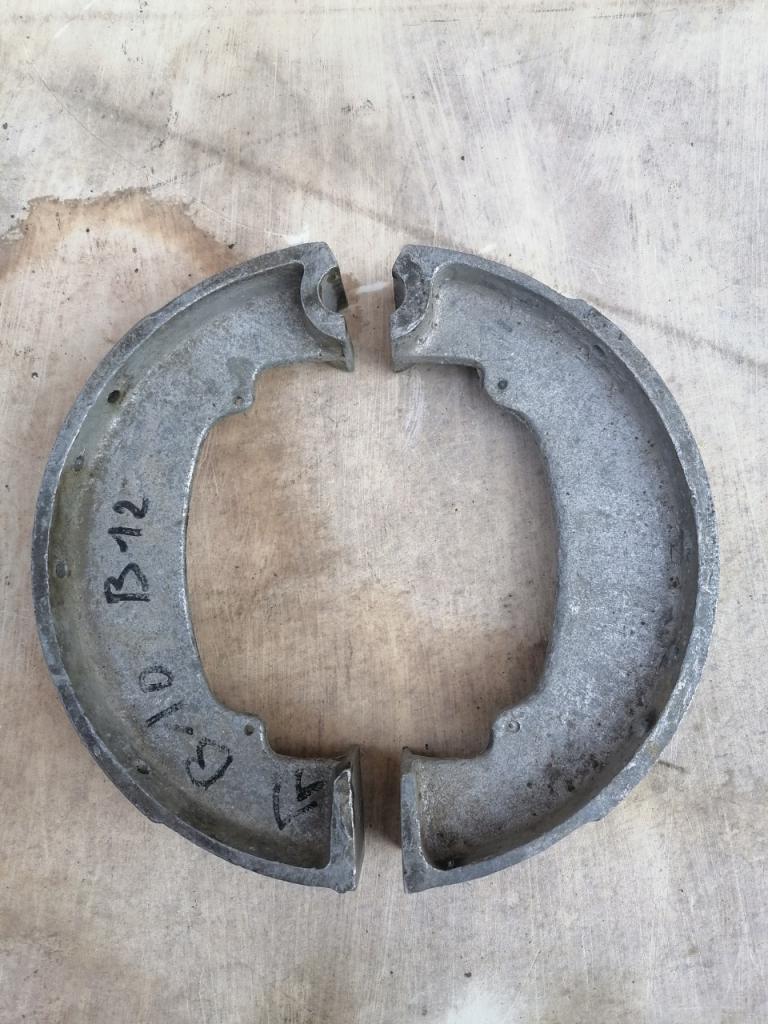 Mâchoires de frein CITROEN B10, B12 LesAnciennes.com