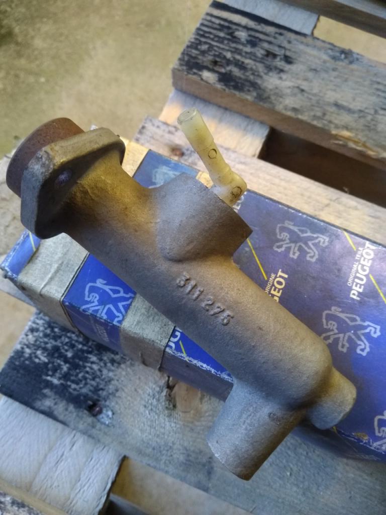 Emetteur PEUGEOT 504 LesAnciennes.com