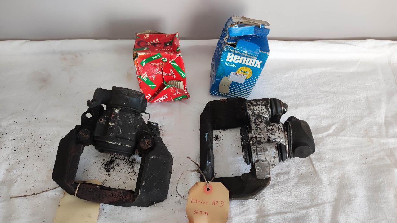 Etriers arrières Alpine GTA et plaquettes de frein LesAnciennes.com