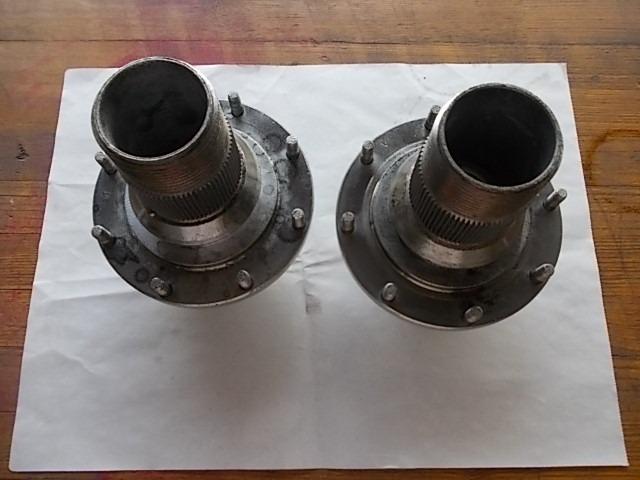 Moyeux de roue avant Maserati Mistral LesAnciennes.com