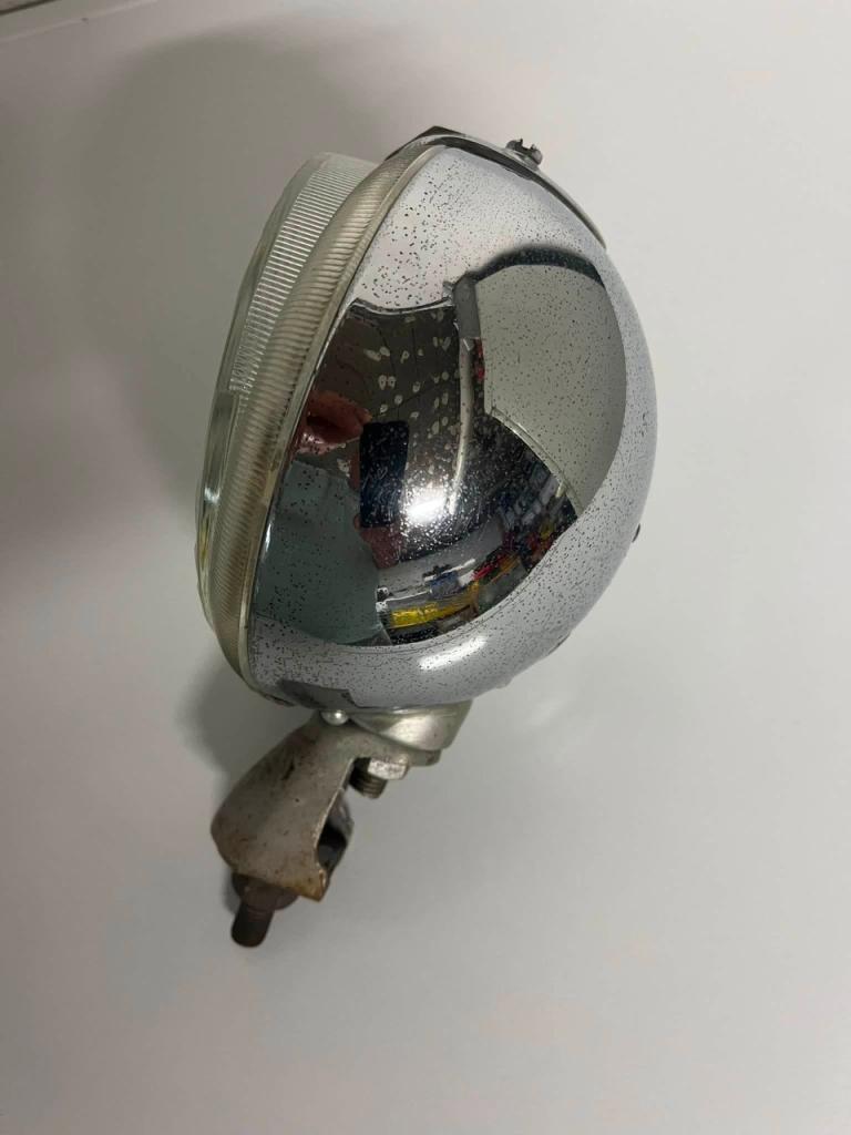 ANTIBROUILLARD RENAULT 4CV LesAnciennes.com