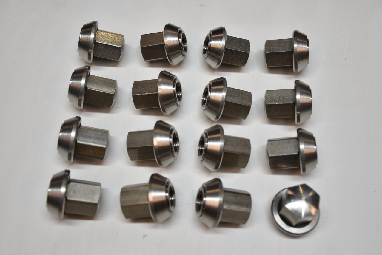 16 écrous de roues AMIL 504 coupé cab. phase 2 LesAnciennes.com